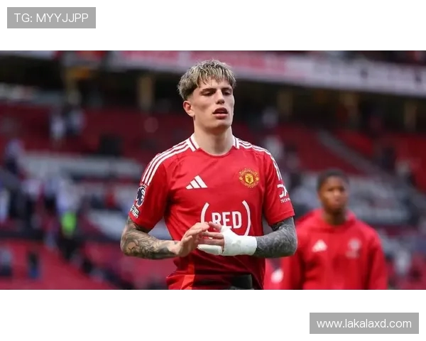 罗马诺确认加纳乔离队!曼联天才铁心留英超复仇新帅(2)